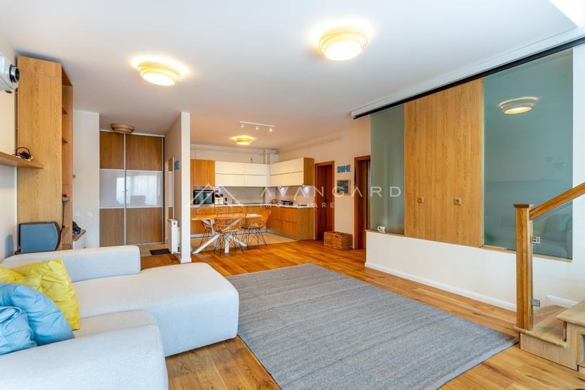 Apartament cu 3 camere semidecomandat, mobilat în Zorilor