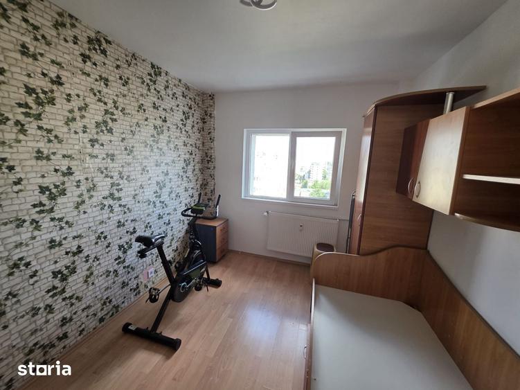 Apartament cu 3 camere decomandat în Militari