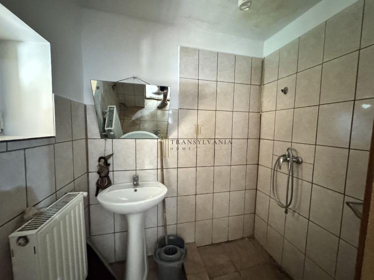 Casă individuală cu 4 camere cu Canalizare în Ruși