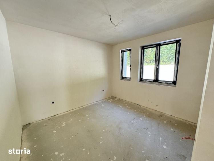 Casă cu 6 camere semidecomandat cu Teren 200 Mp în Șugag