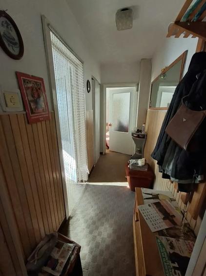 Apartament cu 2 camere semidecomandat în Moldova Nouă