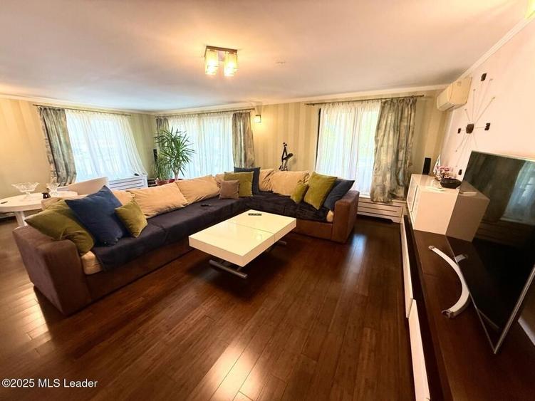 Casa Mogosoaia cu livada, crama si terasa - 10