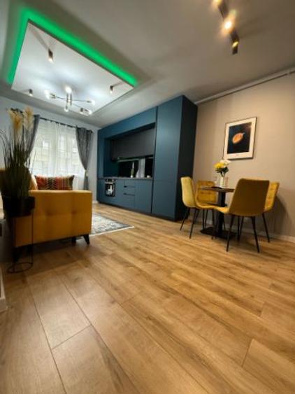 Proprietar vând ap 3 camere Flo - 1