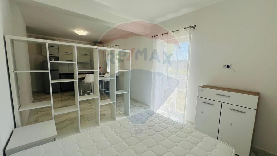 Garsoniera cu curte în bloc nou - Pet Friendly - 2