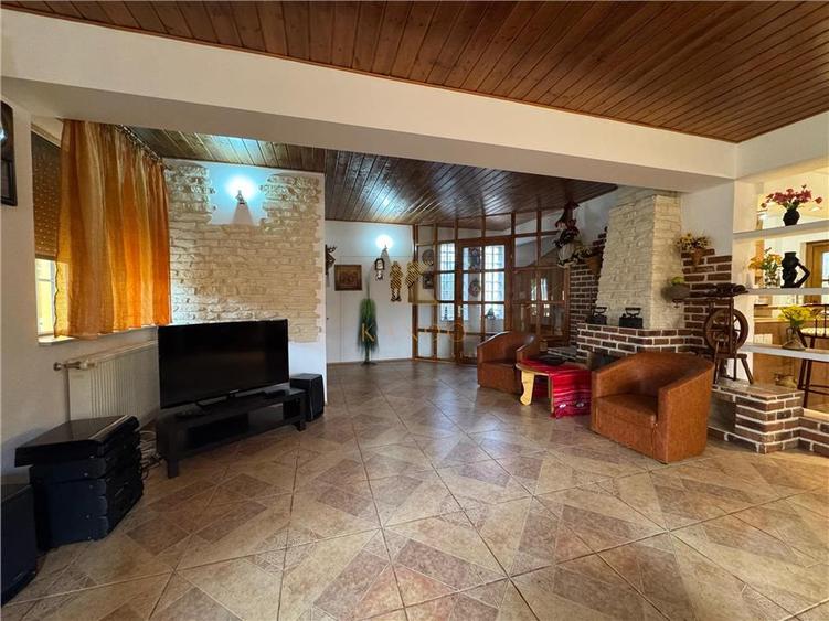 Refugiu de vis in Busteni – casa cocheta cu teren generos si priveliste spectacu - 3