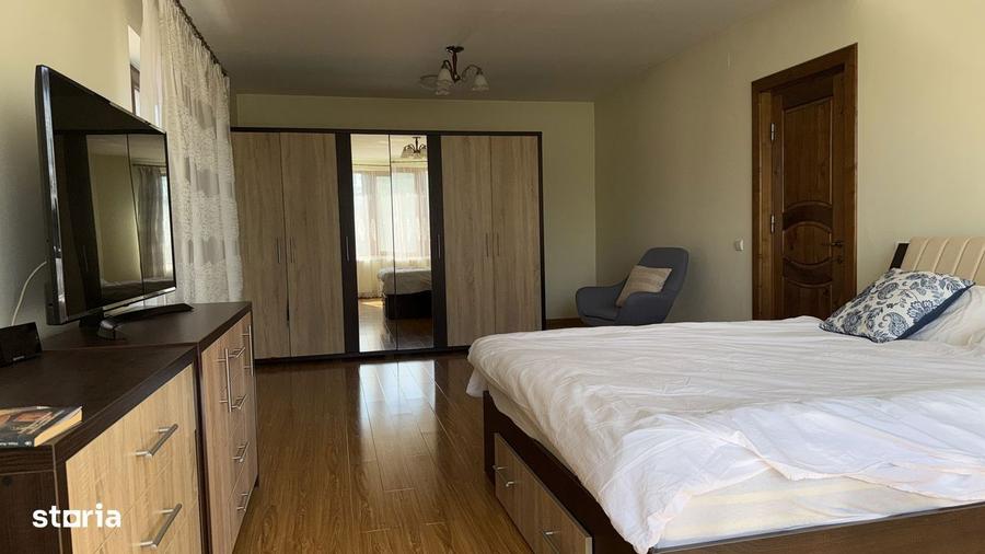 Casa pe Bulevard, vis-a-vis de Trattoria, Ramnicu Valcea - 1