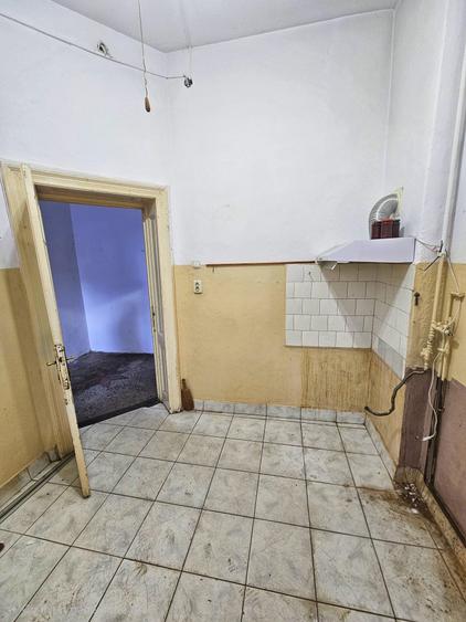 Casă cu arhitectură interbelică, 5 camere, teren 409 mp – Central - 35