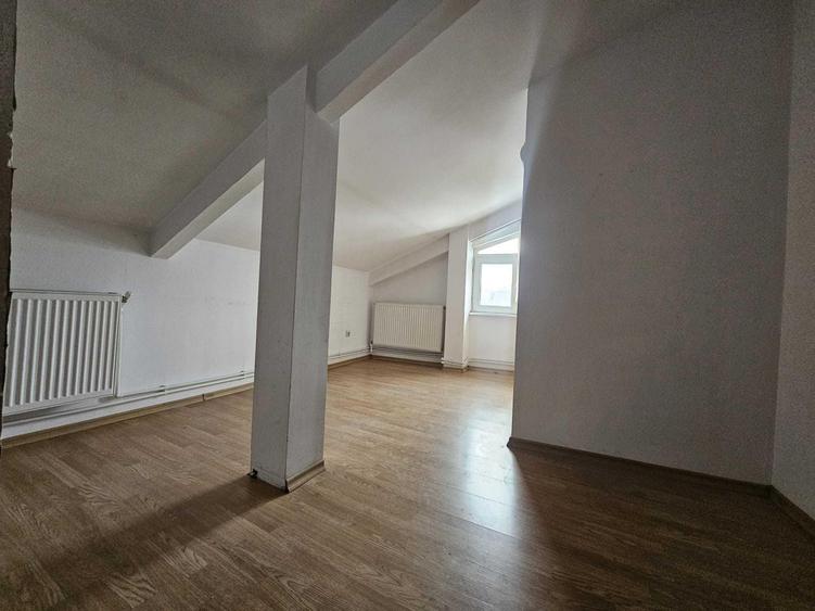 Birou 12mp de inchiriat. Ultracentral. Baie proprie - 1