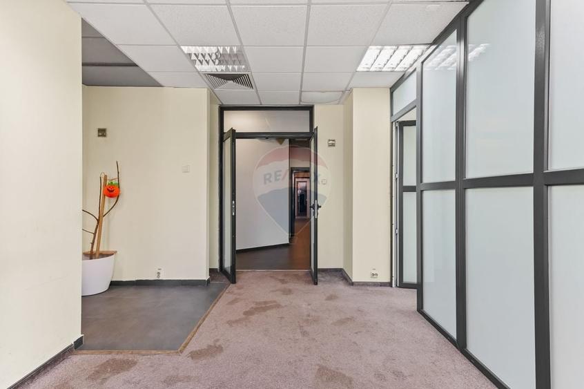 Spatiu comercial de inchiriat in zona Piata Romana - 24