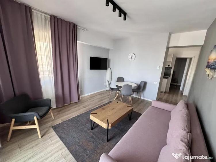 Mamaia Central apartament 2 camere decomandat, vedere la mar - 1