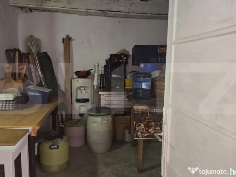 Teren intravilan, proprietate 43 mp + construc?ie, zona Ult - 5