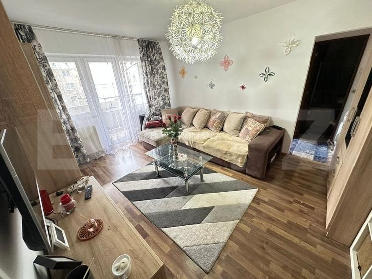 Apartament 2 camere, semidecomandat, 40 mp, zona Micro - mobilat si utilat