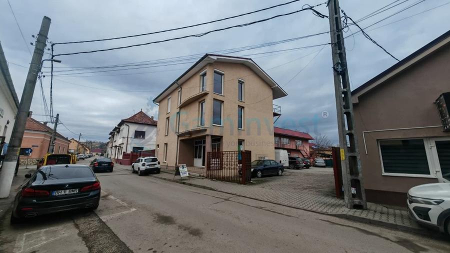 Imobil cu destinatie multipla - comercial, clinica birouri, in Alesd, Bihor - 1