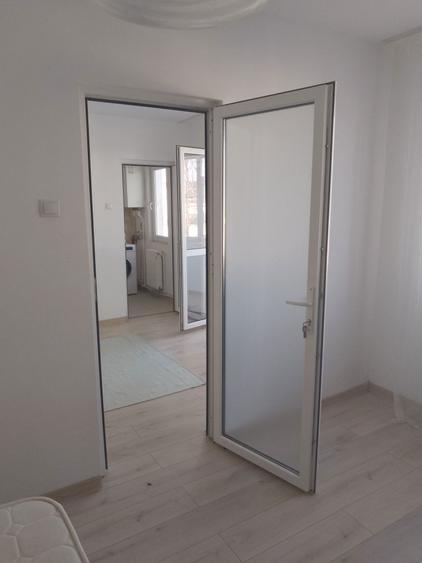 Inchiriez apartament 2 camere - 1