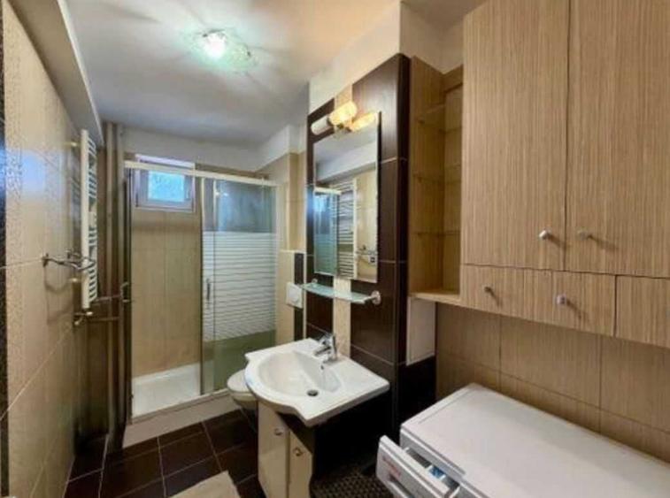 Apartament cu 3 camere decomandat în Centru Civic