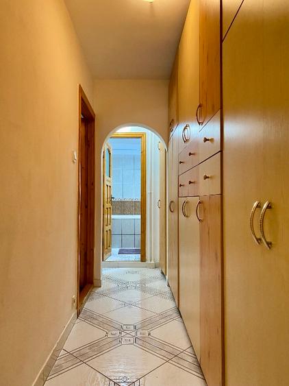 PROPRIETAR - vând apartament cu 4 camere  - 12