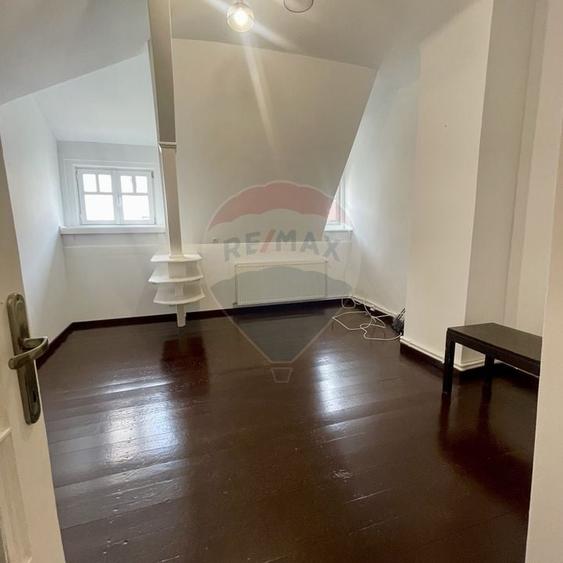 Apartament (in vila) de închiriat în zona Capitale - 4