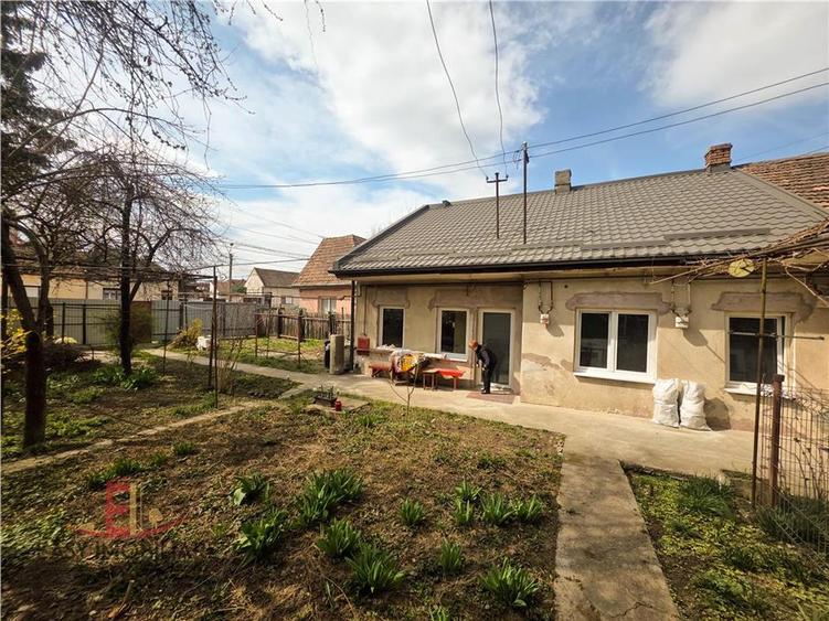 Casa de vanzare, Central, 65mp,  Zona 0, curte, Targu Mures - 1