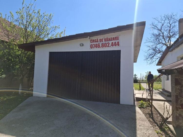 Casa la Cheie . Doar trebuie sa muti in ea, compusa din 2 camere , bu - 3