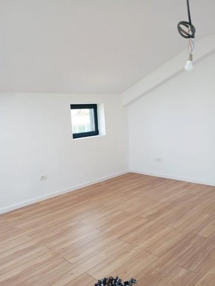 Vila Tunari str. Paris, 5 camere, curte 300  mp, 400 mp construiti - 6