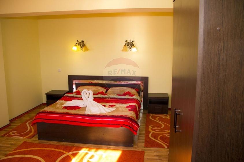 Hotel de vanzare la cateva minute de Podul Mogosoaia –Cu 40 de camere - 40