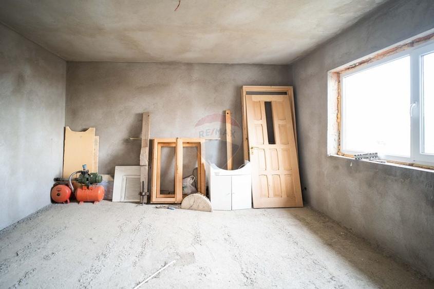 Casă / Vilă cu 6 camere de vânzare - 9