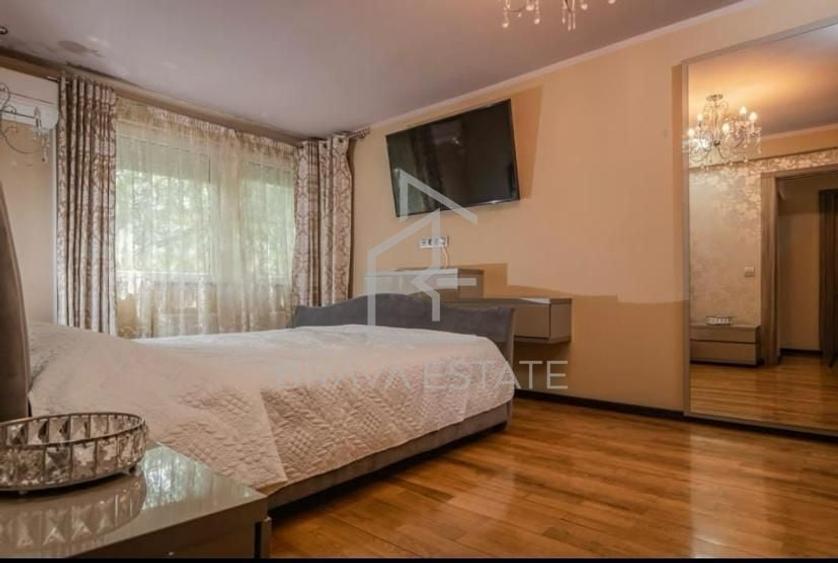 Casă de vânzare, 250 mp, 7 camere, zona Iris - 7