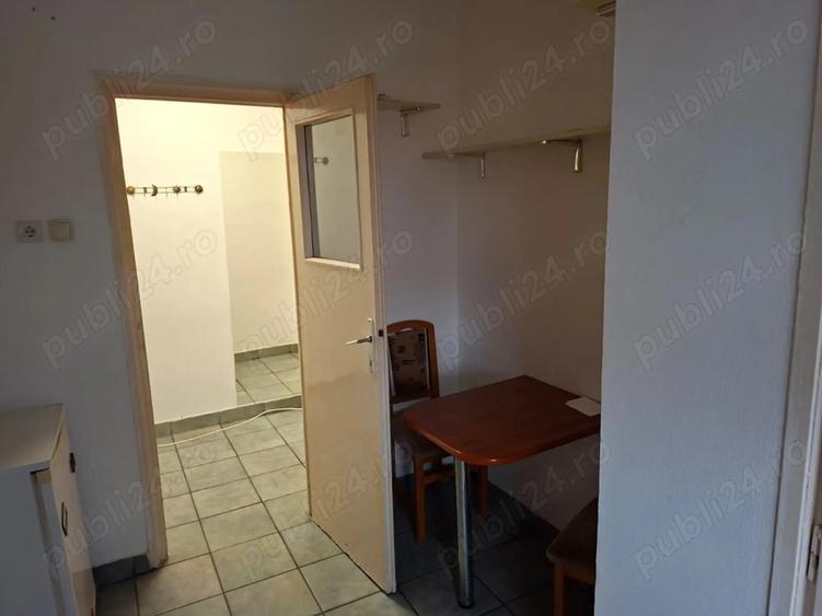 Decent si pret bun 2 cam zona Podgoria mobilat si utilat ocupabil imediat str. Traian Mosoiu - 1