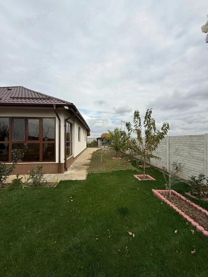 Casa pe parter Clinceni , str Ortansei , teren 640 mp. - 6