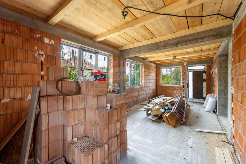 Casa cu 3 camere la rosu, in Vladimirescu  de vanzare - 9