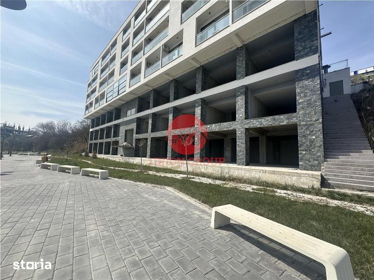 Spațiu comercial, de 250 mp, în Nord