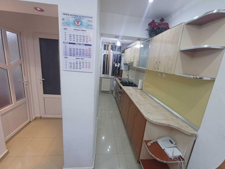 Inchiriez apartament cu 2 camere. - 2