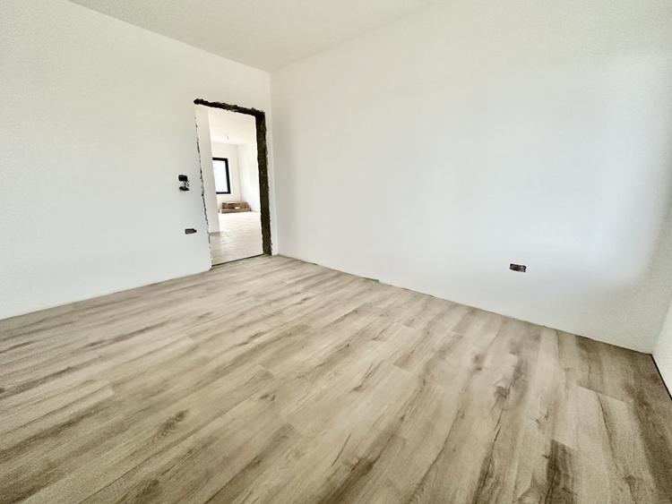 Duplex pe parter cu 3 camere - teren de 370 mp - Bucovat - 5