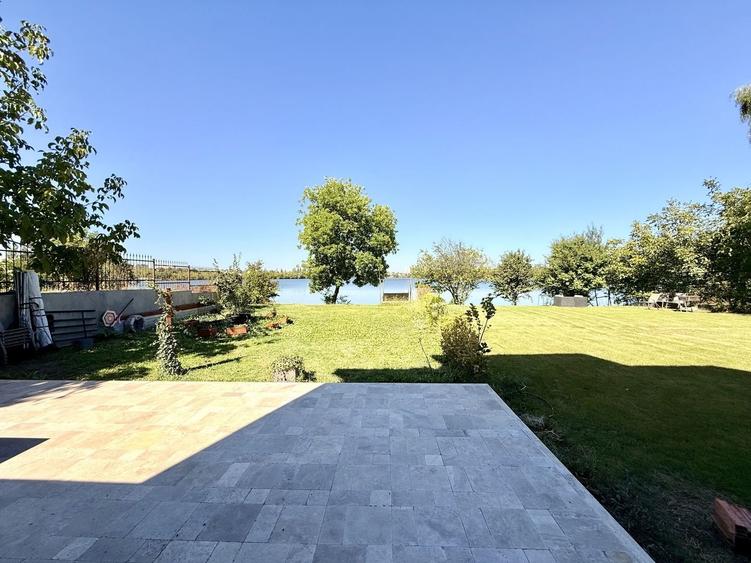 Doua etaje in vila pe malul lacului Grivita birouri rezidential - 7