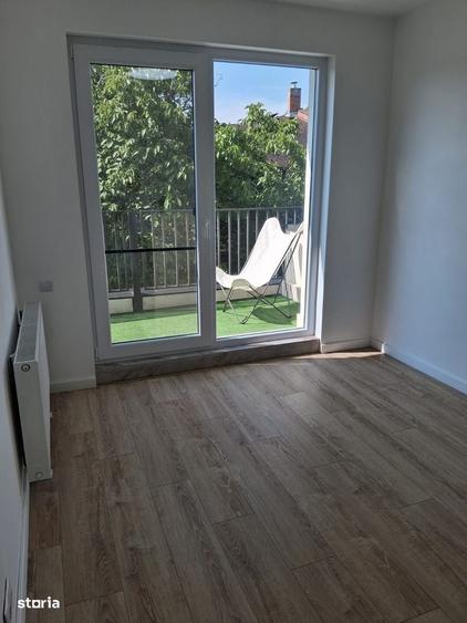 Apartament cu 3 camere decomandat în Exterior Vest