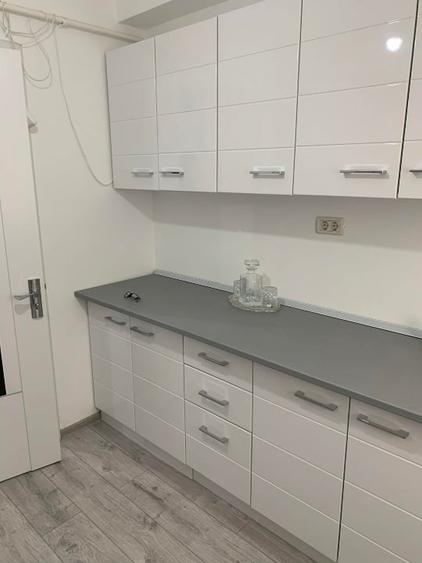 Închiriez apartament 2 camere - 8