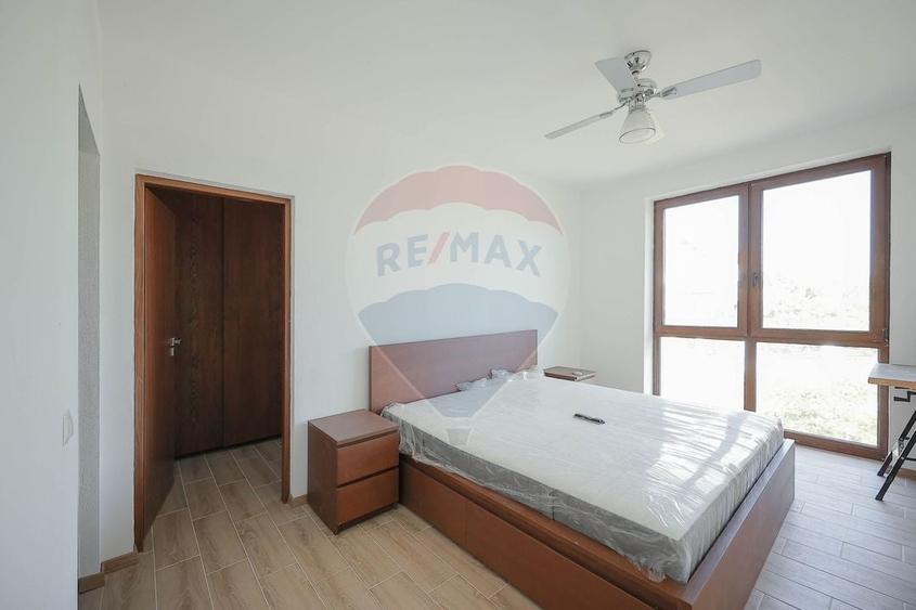 De vanzare Casa noua  cu 4 camere, teren 1190 mp  Cartier Podgoria - 9