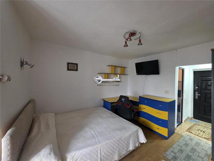 Garsoniera Alexandru etaj 3 - 250Euro - 1