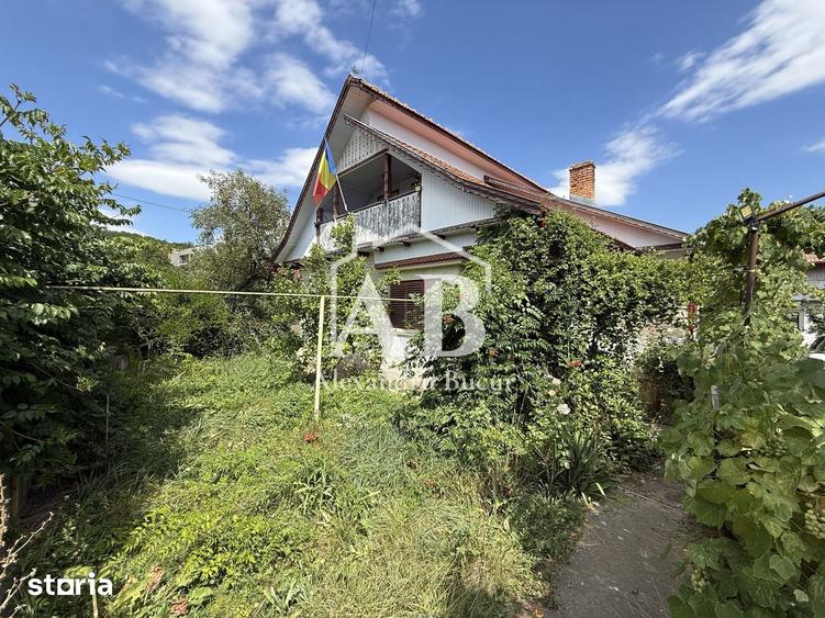 Casă cu 4 camere cu Teren 861 Mp în Central
