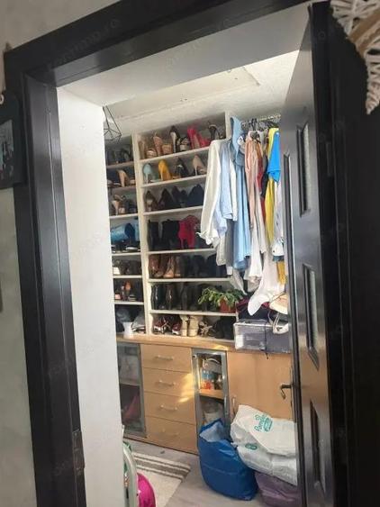 CASA DEOSEBITSA MOBILATA in stil italian ,zona podul VIORELE , teren 280 mp - 10