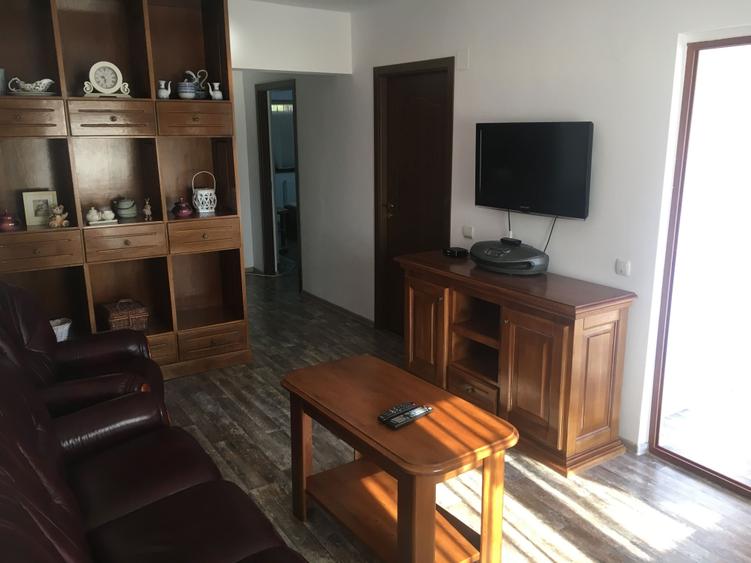 Inchiriez apart. 3 cam ultracentral,blocul fostul Union, cu terasa si vedere al intregului centru de la ceas. - 4