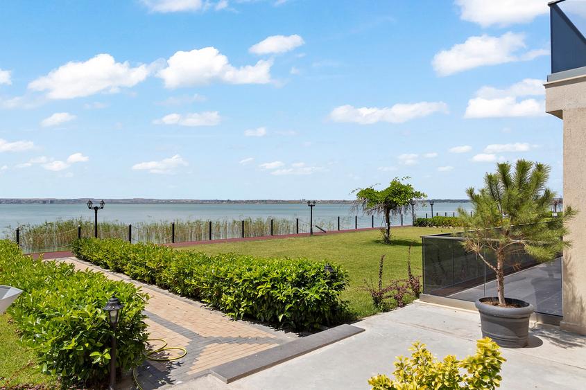 Solid Mamaia Butoaie -PRET PROMOTIONAL-Studio La Cheie Curte  Proprie Vedere Lac - 17