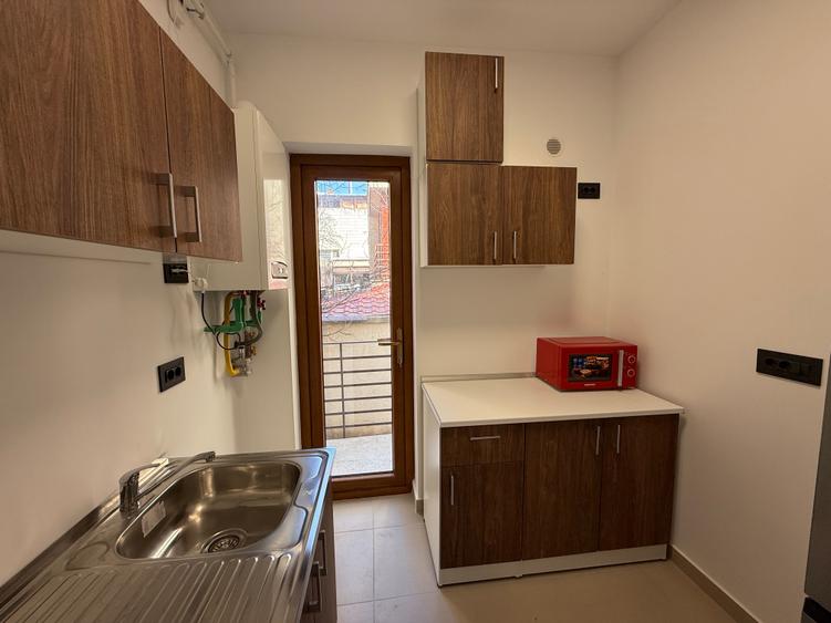 Închiriere apartament 2 camere semimobilat cu adresa pe Bulevardul Aviatorilor - 8