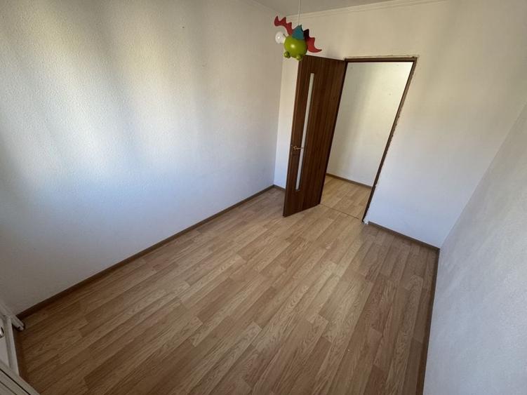Apartament 3 camere zona Km 4 5 - 4