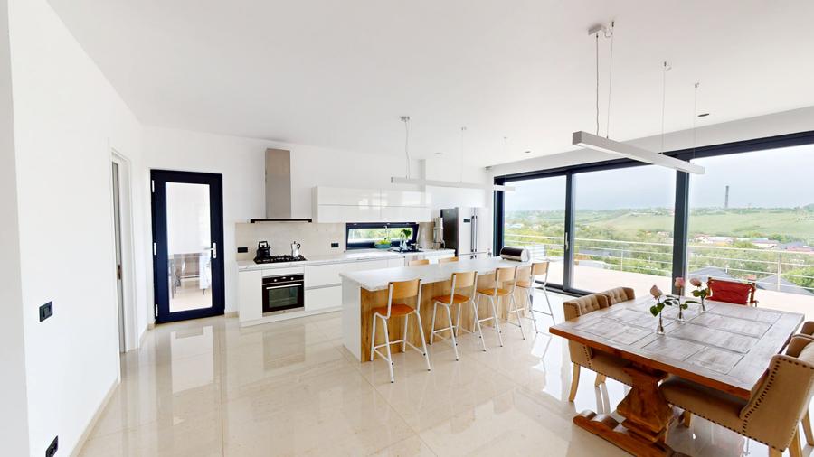 Spre vânzare o proprietate deosebită, casa 314 mp, zonă Hudum - 5