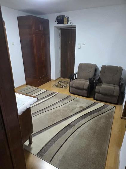 Inchiriez apartament - 3