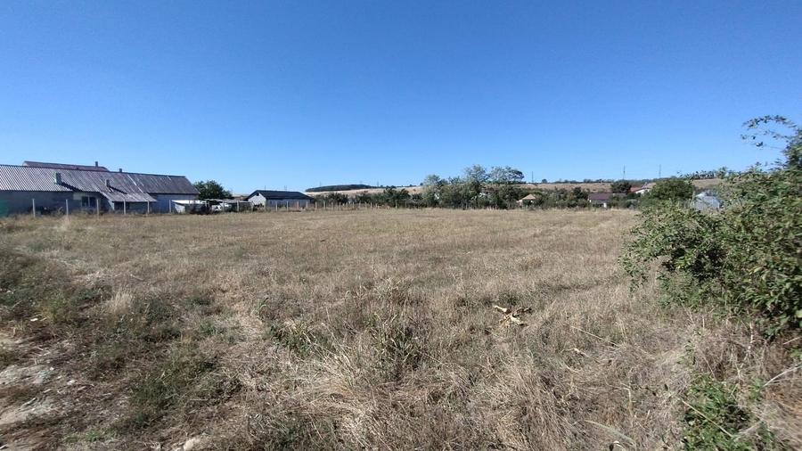 PRET REDUS Teren intr. în centrul satului Brebeni, lângă Slatina. - 7