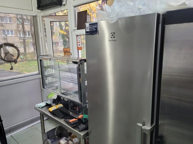 Spatiu comercial de inchiriat 18,7mp in Complexul Drumetului sector 6 - 6