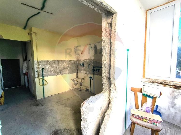 Apartament cu 3 camere de vanzare in zona Faleza Nord - 2