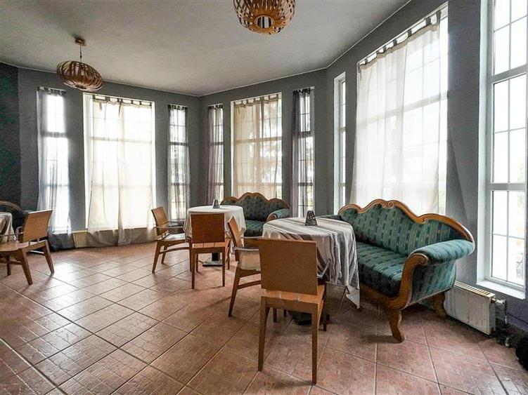 Potential imobiliar remarcabil, recomandat domeniului Petrolier si HoReCa, DN11, - 12